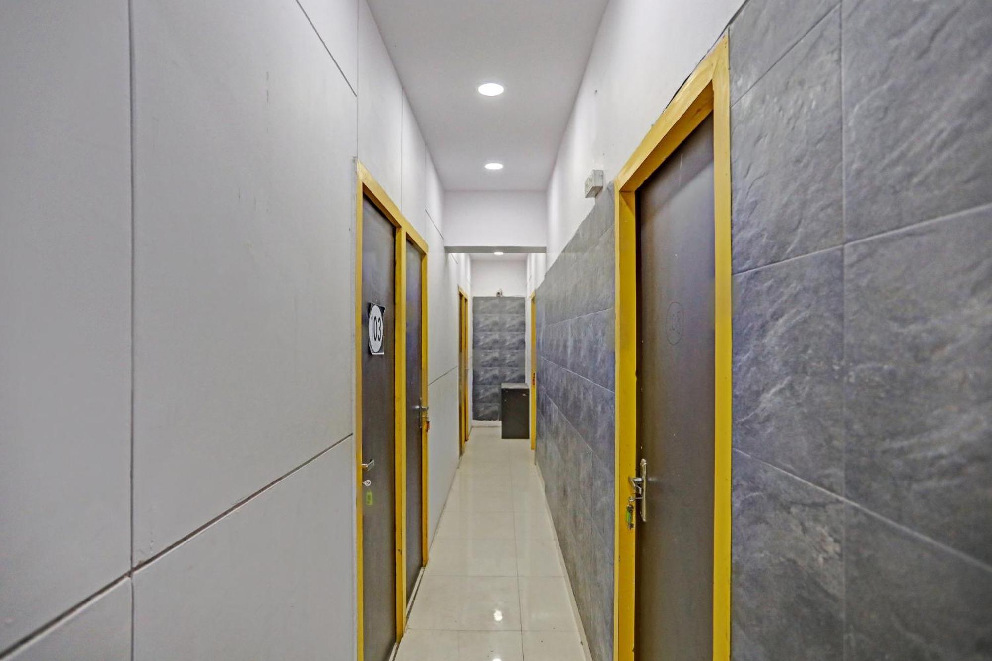 Hotel O North Campus Нью-Делі Екстер'єр фото