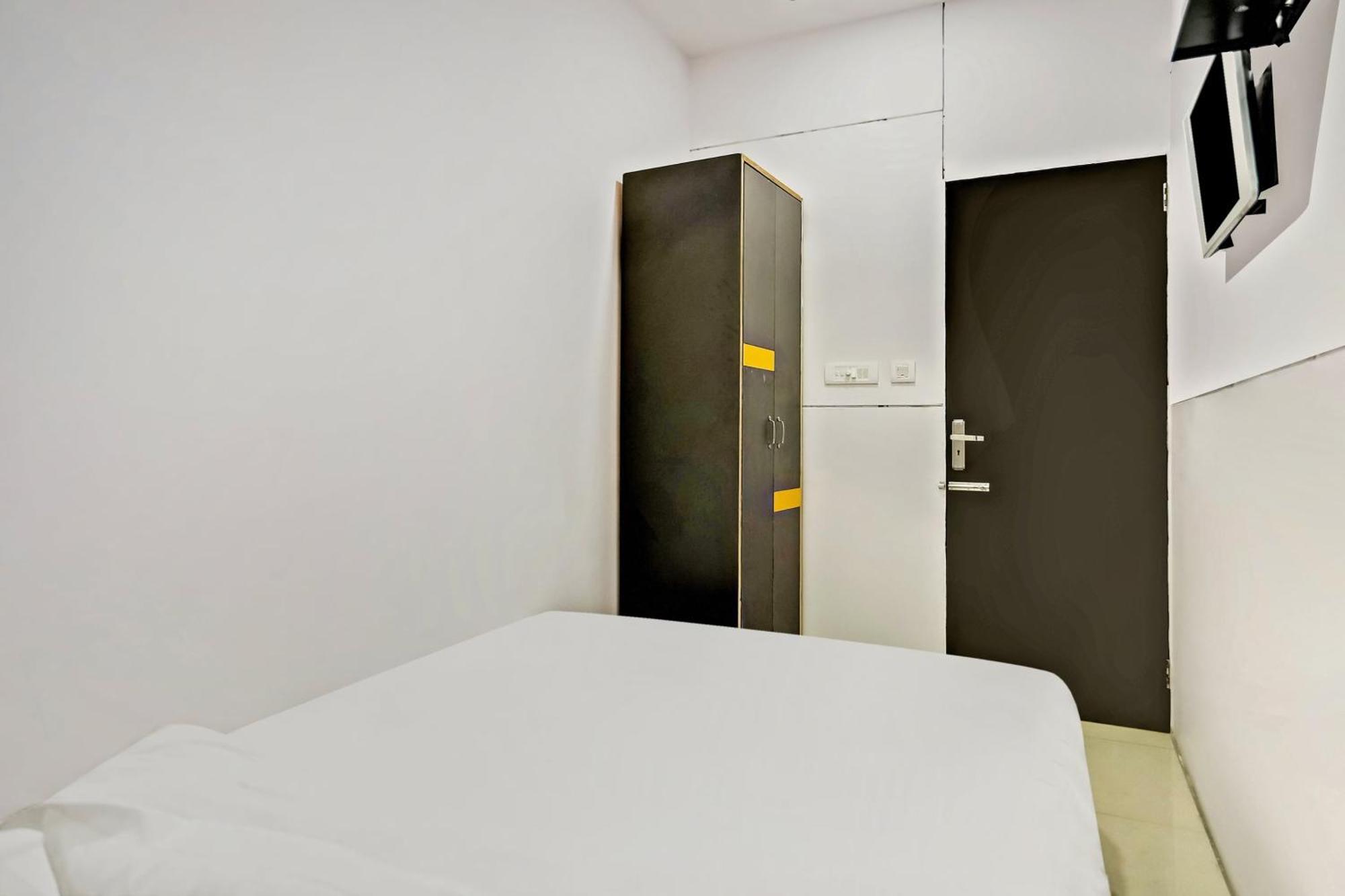 Hotel O North Campus Нью-Делі Екстер'єр фото